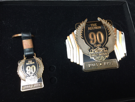 90th Anniversary Buckle Pin set